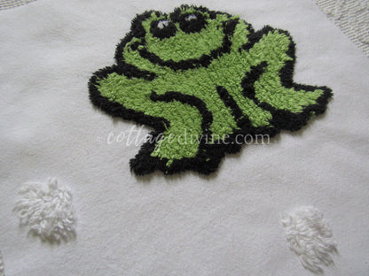 Cute Frog Chenille Fabric Piece, Vintage Y2K Era Green Bullfrog Novelty 12.5" Quilt Square, great for pillows & quilt inlays