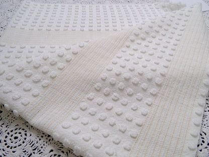 Vintage White Chenille Fabric Multisize Stripe Pops & Gold Metallic Accent, 18"x24"