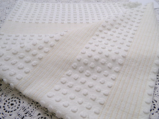 Vintage White Chenille Fabric Multisize Stripe Pops & Gold Metallic Accent, 18"x24"