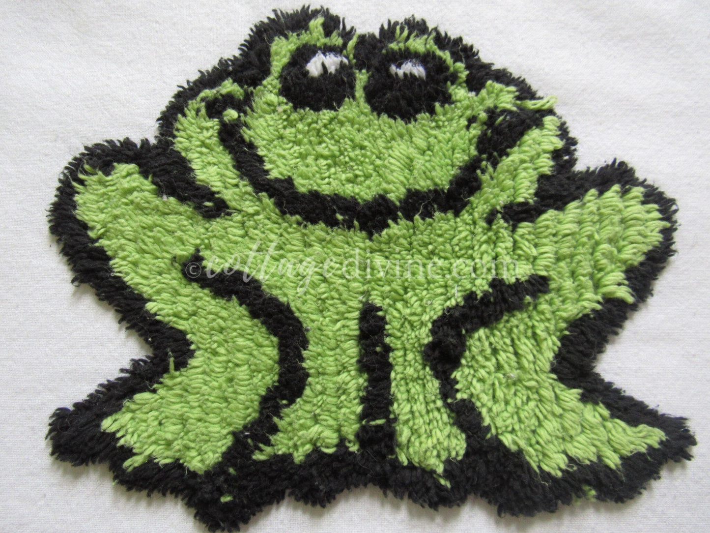 Cute Frog Chenille Fabric Piece, Vintage Y2K Era Green Bullfrog Novelty 12.5" Quilt Square, great for pillows & quilt inlays