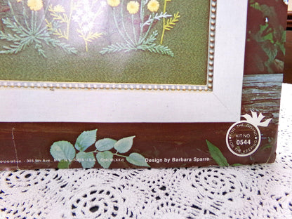 WILD and BEAUTIFUL Vintage Crewel Stitchery Kit, Paragon Needlecraft 0544