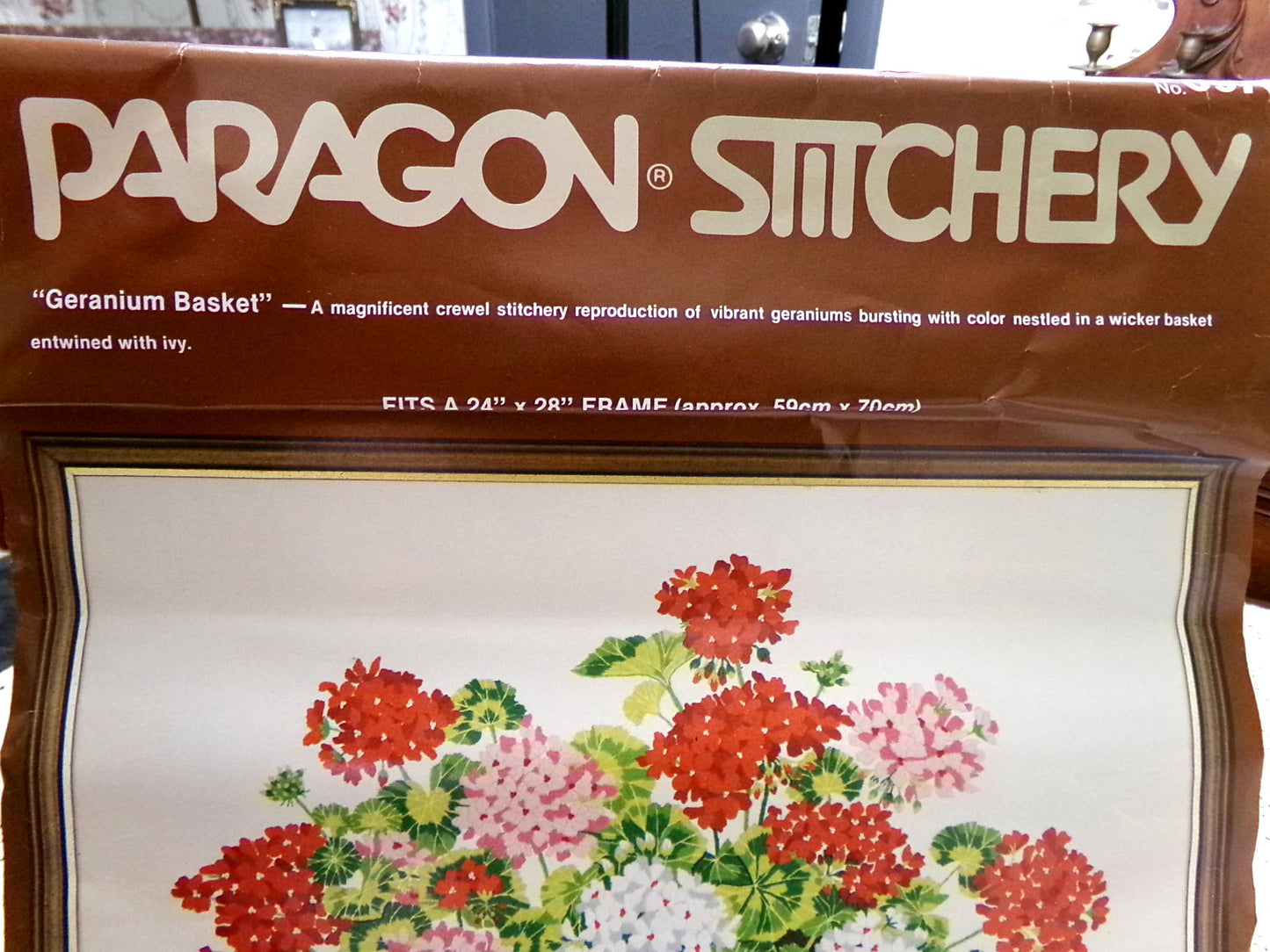 Boho GERANIUM BASKET Crewel Embroidery Kit Floral Vintage Paragon Needlecraft 0970