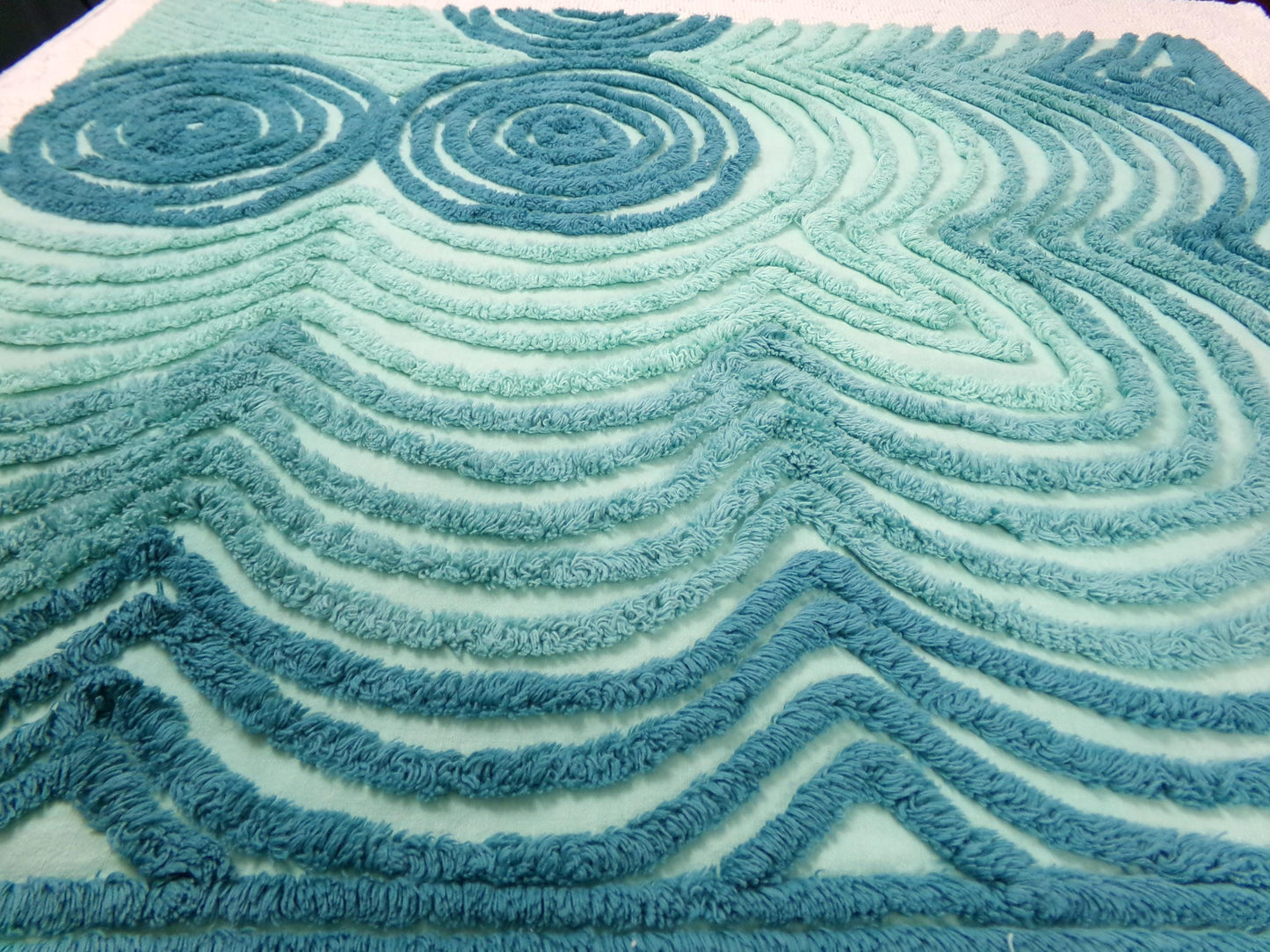 optic waves vintage chenille bedspread fabric, dramatic sewing & quilt material 27" x 23"