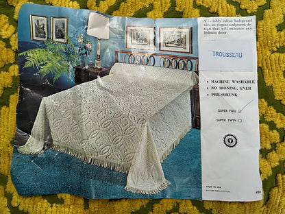 Avocado Olive Green Vintage Chenille Bedspread Boho Gold Wedding Rings, FULL Size NOS