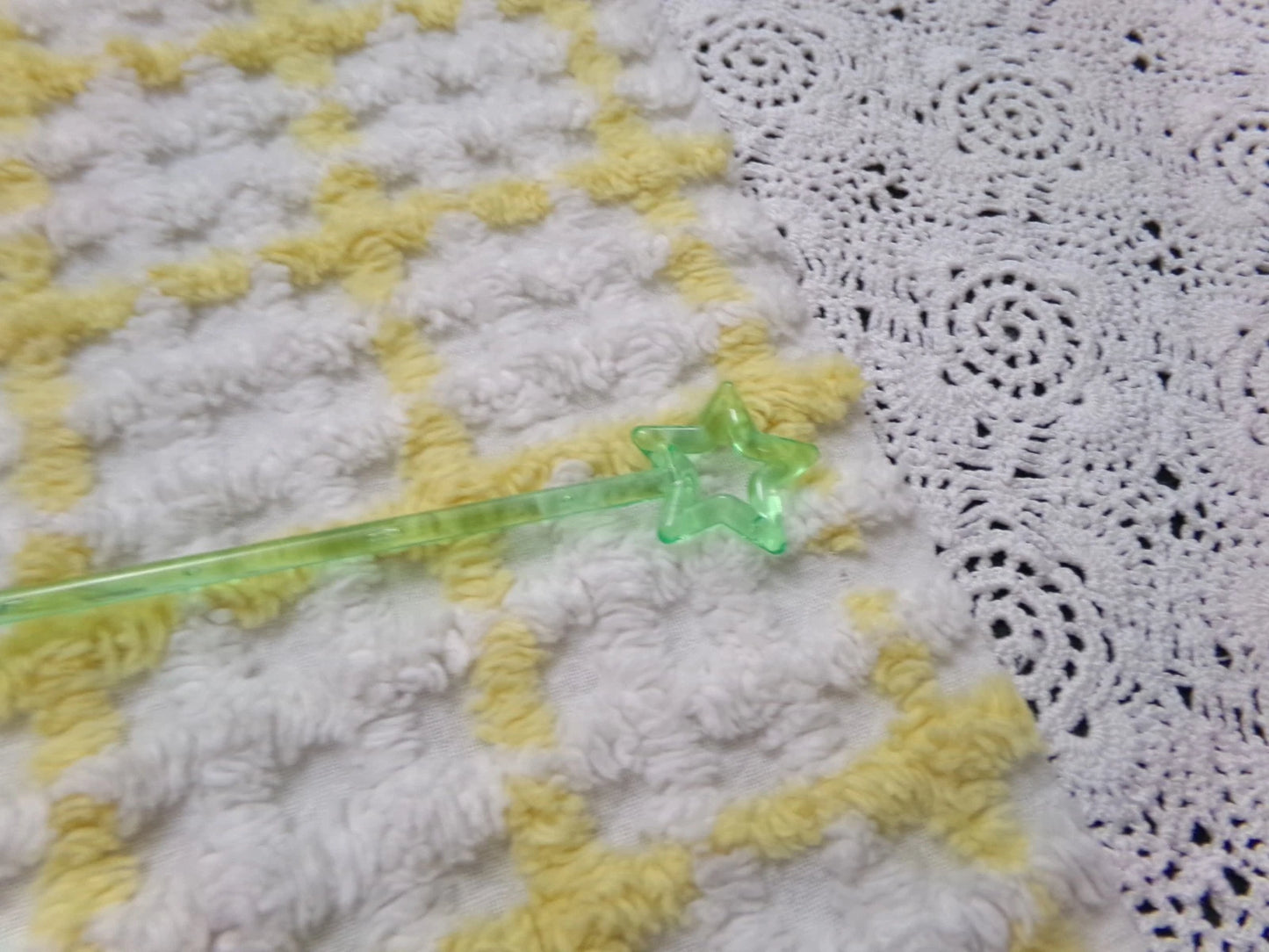 Cottage Chic Vtg Chenille Bedspread Fabric 16x24" Floral Plaid Sewing Material