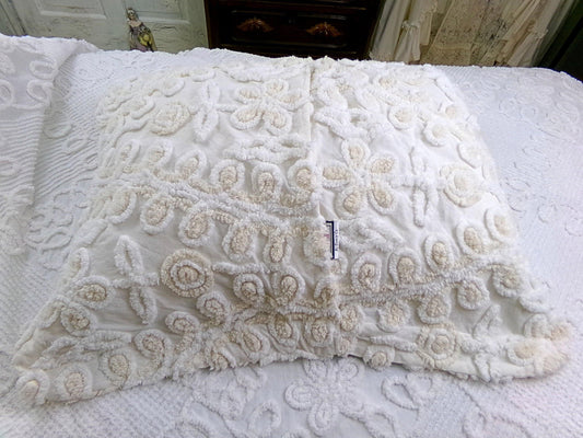 canyon group vintage chenille pillow sham, cream wedding cake design with envelope back, SINGLE, not a pair