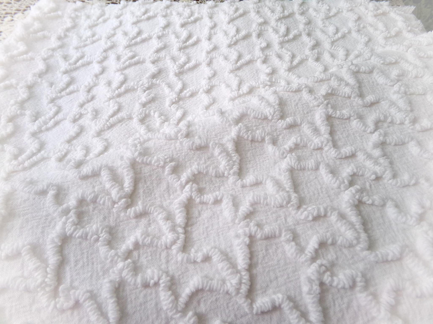White Squiggle Vintage Chenille Bedspread Fabric Texturized 3D 18" x 24" Quilt Craft Piece