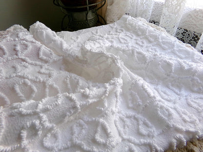 Curly Loops Vintage Chenille Fabric, Neutral White Texturized Cotton Sewing Material, 19" x 27" inch Piece for Handmade Quilts, DIY Pillows