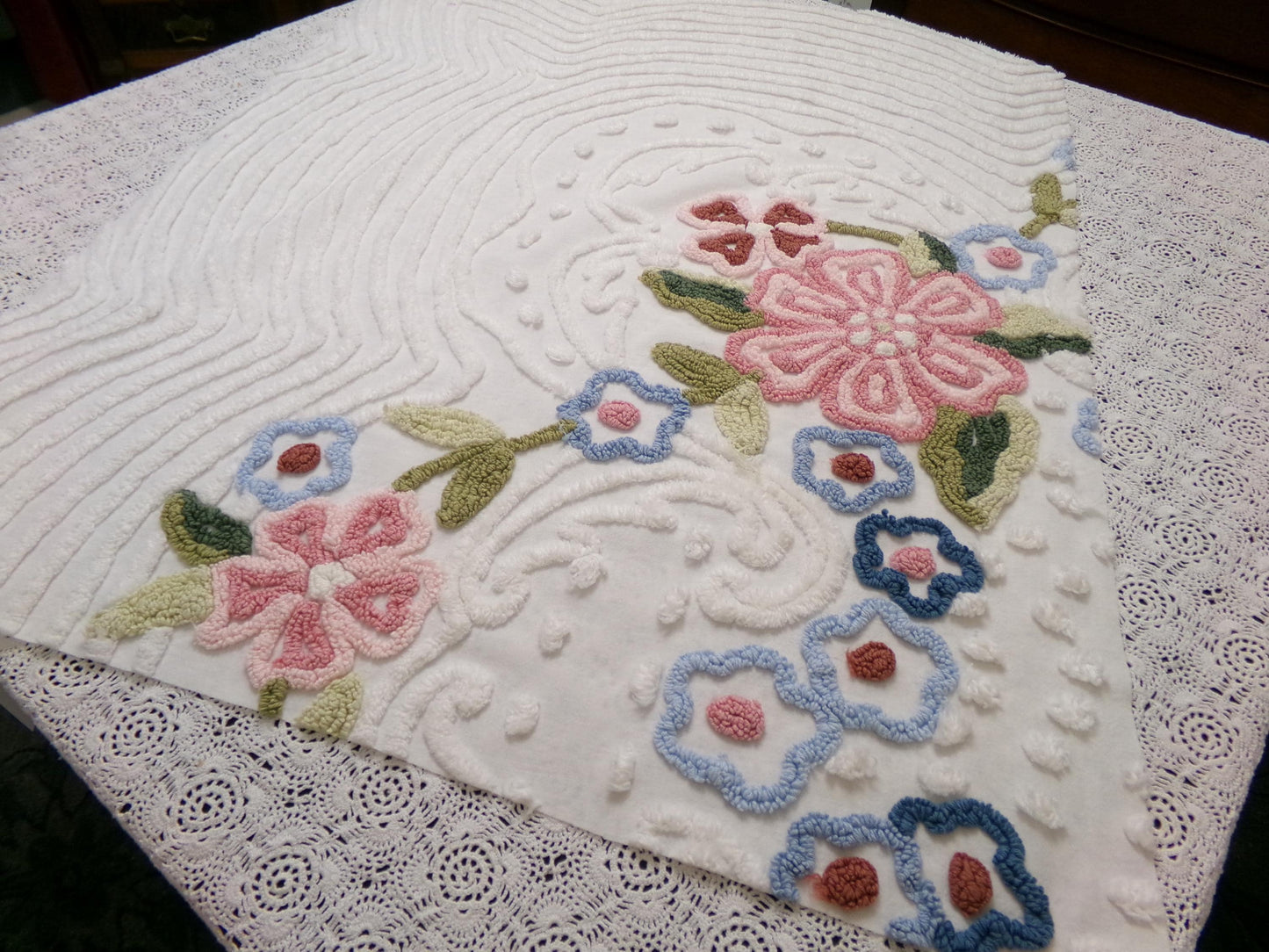 Vintage White Chenille Fabric 29x23" Garden Floral Bouquet