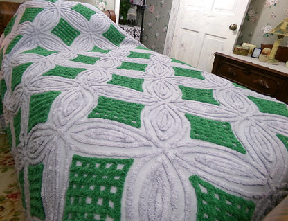 Silver Gray & Kelly Green Vintage Chenille Bedspread: Full Size 100% Cotton Bedding, Waffle Tufting in Plush Rings