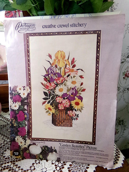GARDEN BEAUTIES Vintage Crewel Embroidery Kit Paragon Floral Stitchery 0123