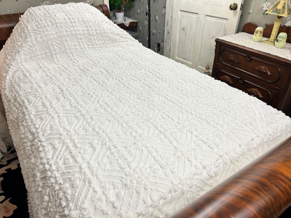 Vintage White Chenille Bedspread Modern Minimalist Geometric Tuft FULL Coverlet