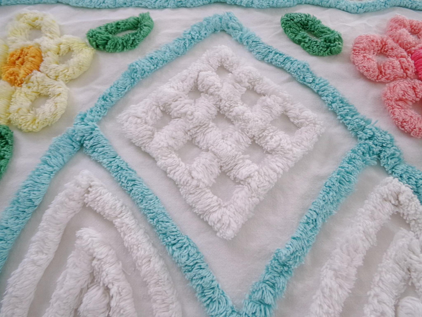 Plush White Vintage Chenille Fabric Cathedral Floral Design 20x24"