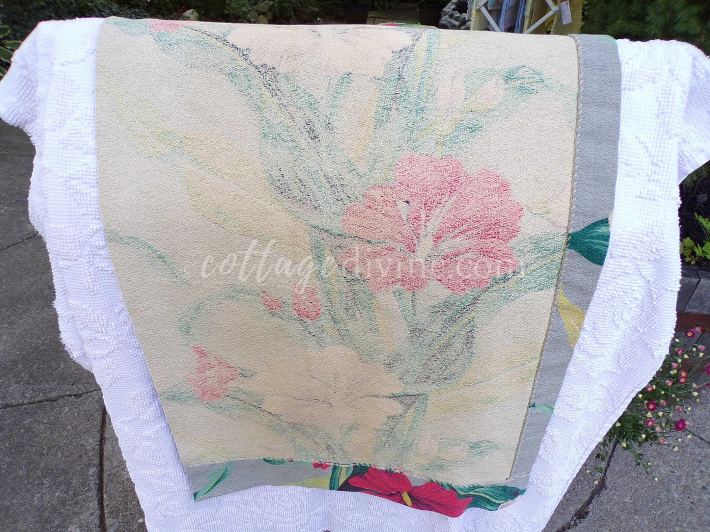 Tropical Vintage Barkcloth Fabric Piece, Salvaged MCM Exotic Botanical Island Hibiscus Print, 19" x 28" cut piece for fiber arts, sewing
