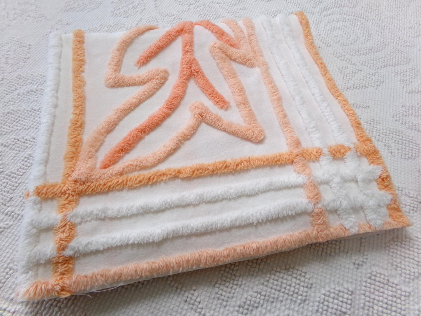 Peach White Vintage Chenille Bedspread Fabric Botanical Leaves Design 21x24"