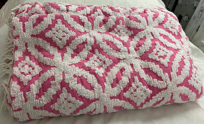 Rose Pink Vintage Chenille Bedspread White Geometric Wedding Rings, FULL Size NOS