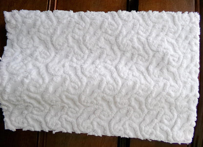 Vintage White Chenille Fabric Interlocking Infinity Eternity Symbol Pattern, 18" x 24"
