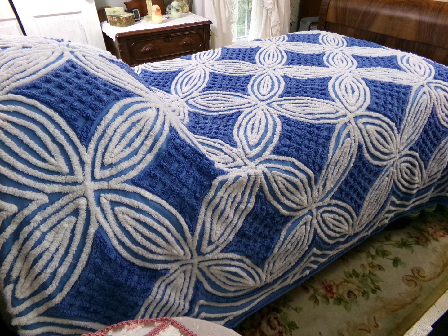 coastal style vintage chenille bedding, full size cotton bedspread in dramatic blue & white wedding ring design