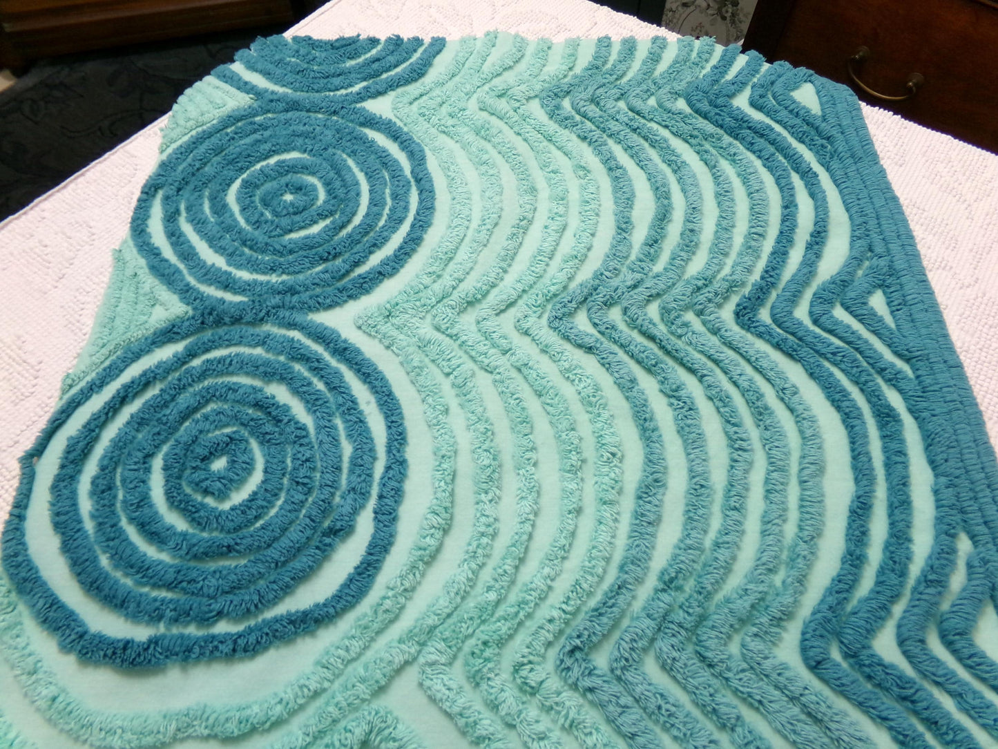 dramatic waves vintage chenille bedspread fabric, captivating quilt material 31" x 19"