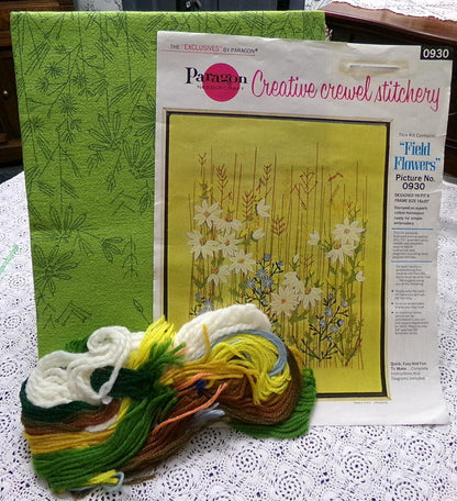 FIELD FLOWERS Vintage Crewel Embroidery Kit Paragon Needlecraft 0930 Boho Wall Art
