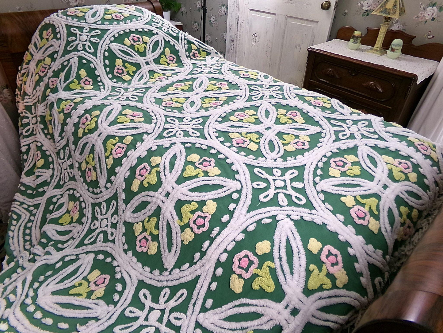 Vintage Chenille Bedspread, Emerald Green Floral Wedding Rings, Accent Fringe, Full