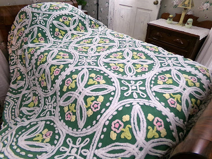 Vintage Chenille Bedspread, Emerald Green Floral Wedding Rings, Accent Fringe, Full
