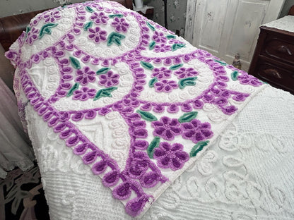 Meadow Violets Vintage Chenille Bedspread, Lavender & White Full Size Cotton