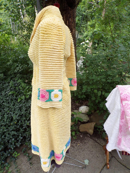 Vintage Chenille Robe Lollipop Flower Yellow Full Length Petite XXS Bathrobe