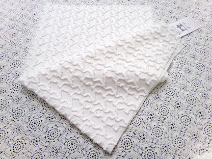 White Squiggle Vintage Chenille Bedspread Fabric Texturized 3D 18" x 24" Quilt Craft Piece