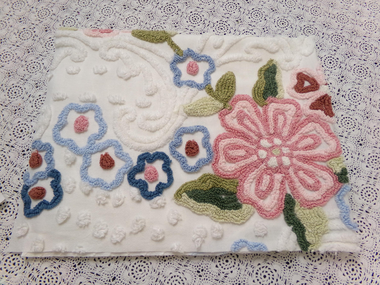 Vintage White Chenille Fabric 29x23" Garden Floral Bouquet