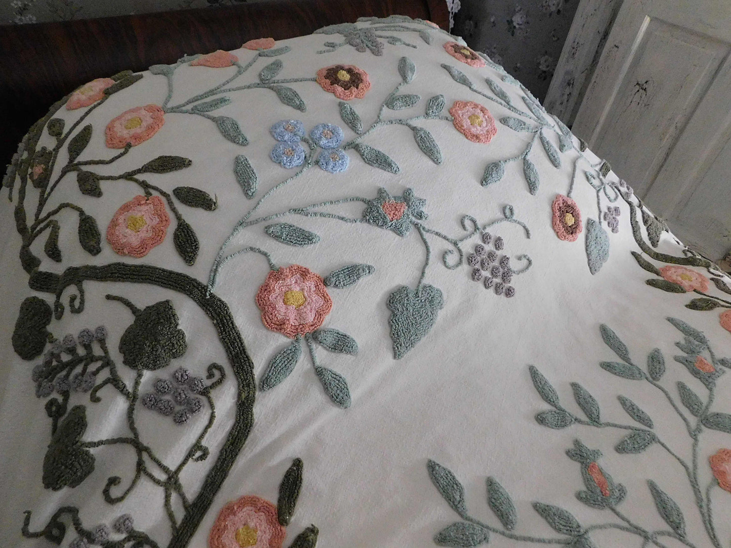 Wildflower Waltz Vintage Chenille Bedspread, Spectacular Summer Cottage Style Coverlet, Twin Size Cotton Bedding