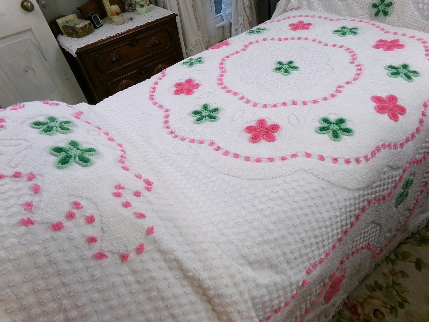 Summer Vintage Chenille Bedspread, Candy Floral Wreath on White w/ Accent Fringe, Full Size Cotton Bedding