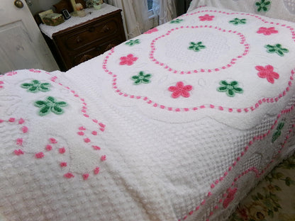 Summer Vintage Chenille Bedspread, Candy Floral Wreath on White w/ Accent Fringe, Full Size Cotton Bedding