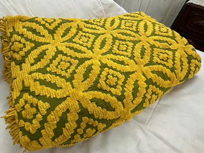 Avocado Olive Green Vintage Chenille Bedspread Boho Gold Wedding Rings, FULL Size NOS