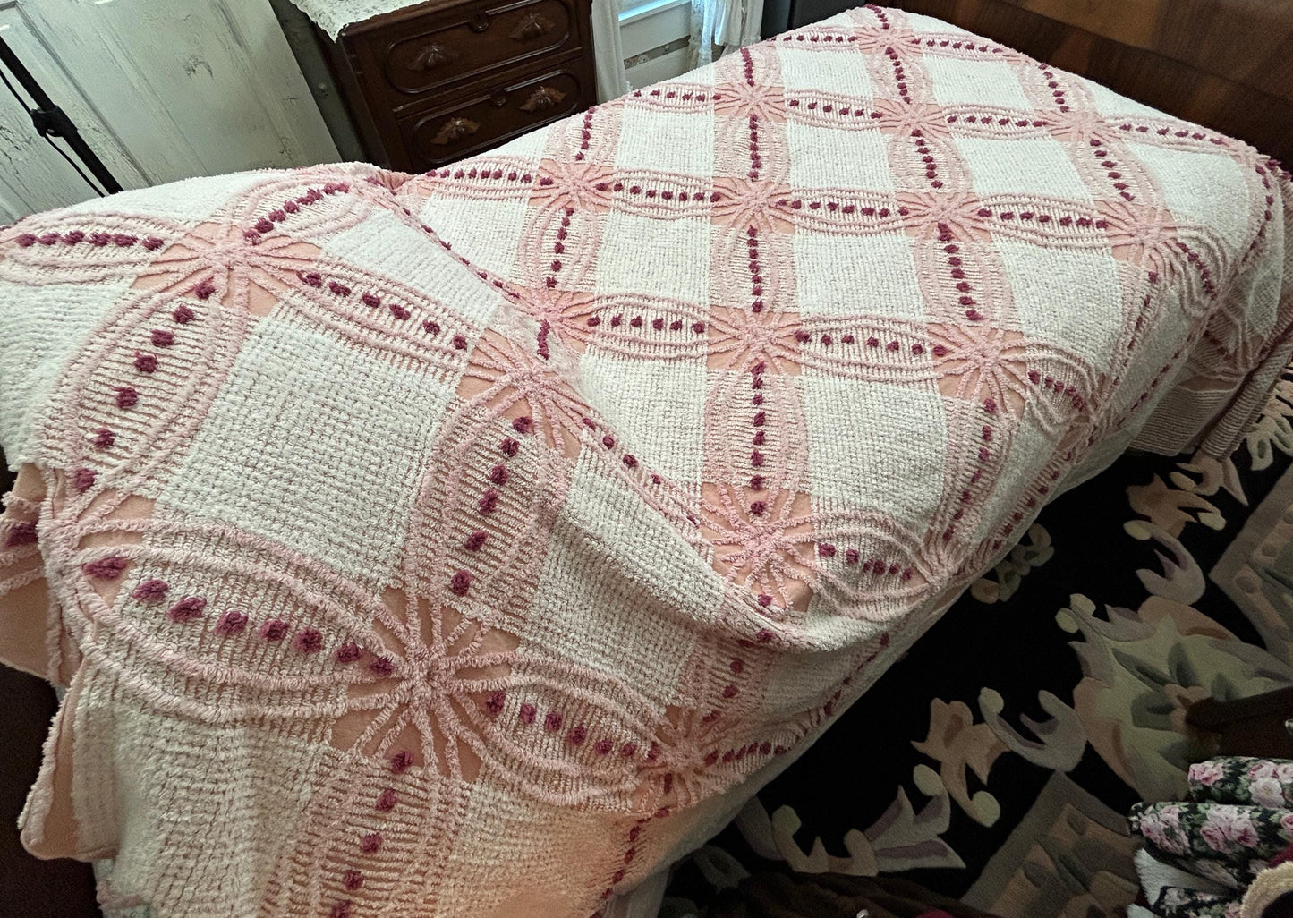 Pink Vintage Chenille Bedspread, Geometric Wedding Ring Dot Design, Full Size