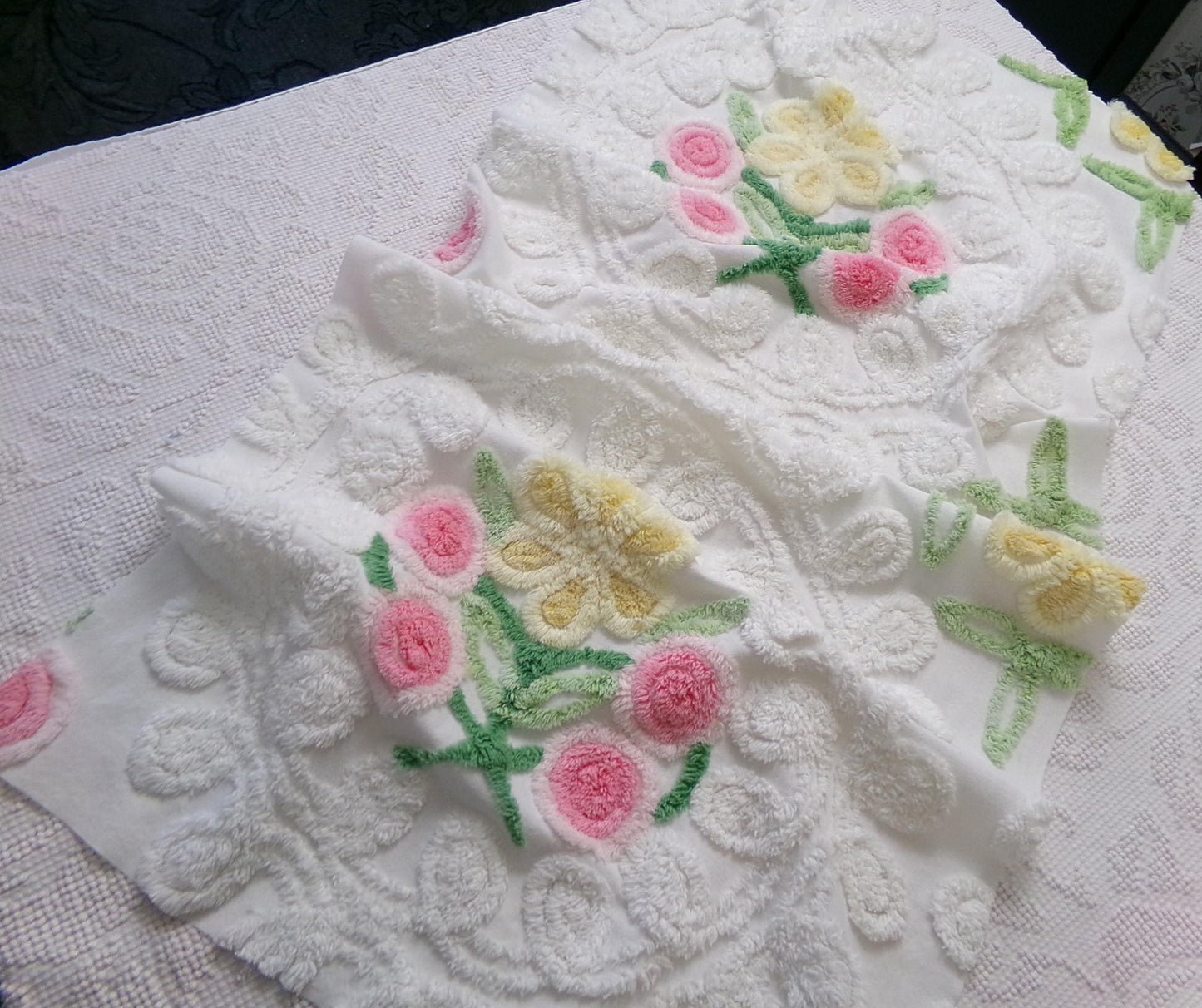 Dreamy White Floral Vintage Chenille Bedspread Fabric Sewing & Quilt Material 18" x 35"