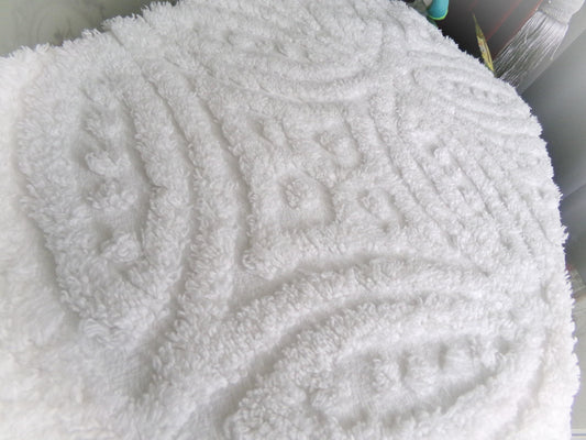 Elegant White Chenille Fabric Vintage Style Leaf Petal Medallion 20x24" Sewing & Quilt Material