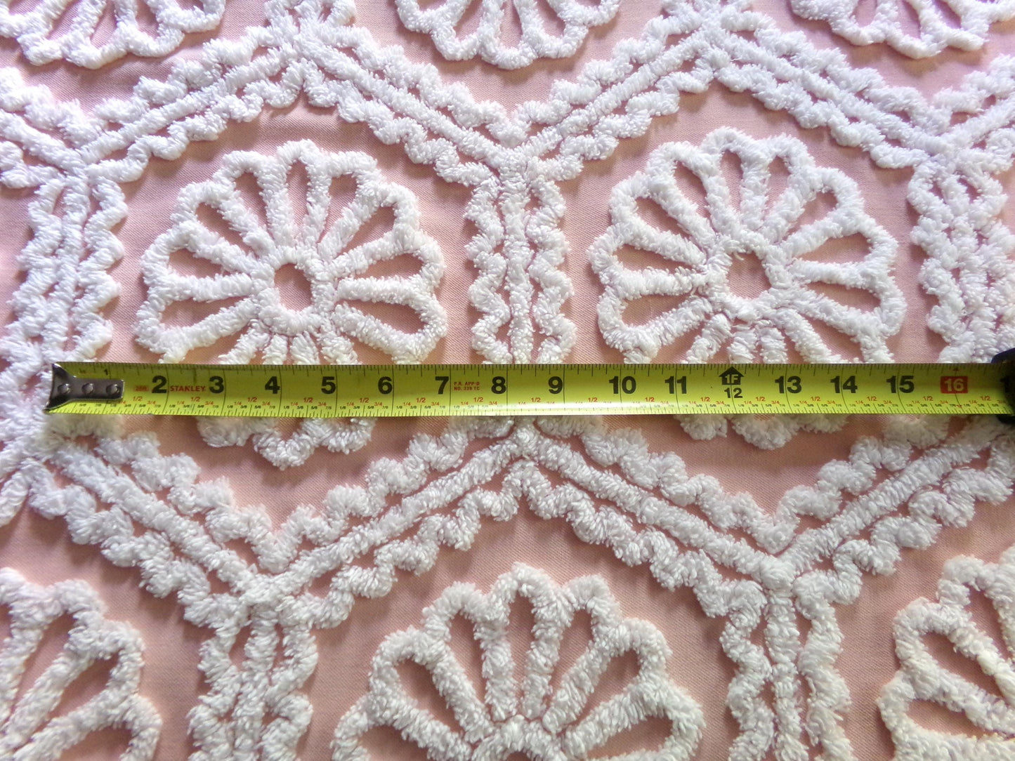 shabby ruffle daisy vintage chenille fabric, white geometric floral on peach 26" x 19" inch piece of cotton quilt & sewing material