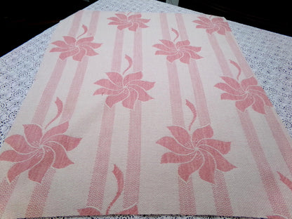 Plumeria Pinwheel Floral Vintage Woven Fabric Reversible 22" x 25" Quilt Material