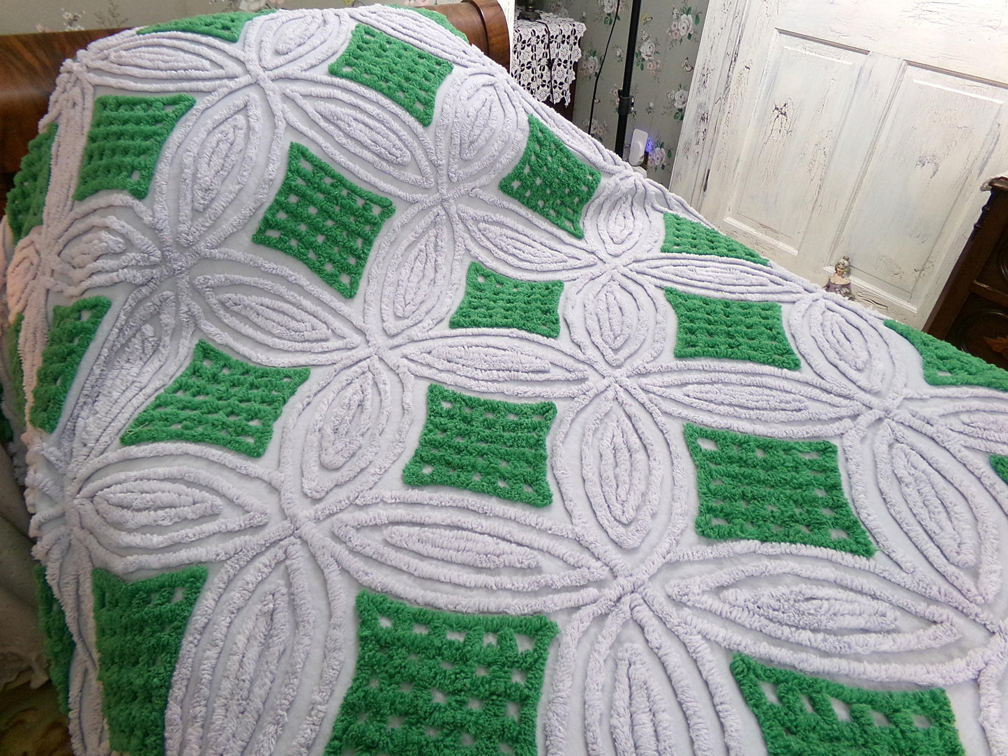 Silver Gray & Kelly Green Vintage Chenille Bedspread: Full Size 100% Cotton Bedding, Waffle Tufting in Plush Rings