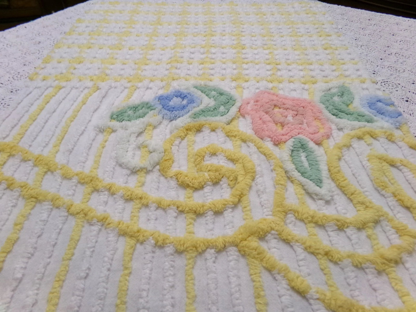Cottage Chic Vtg Chenille Bedspread Fabric 16x24" Floral Plaid Sewing Material