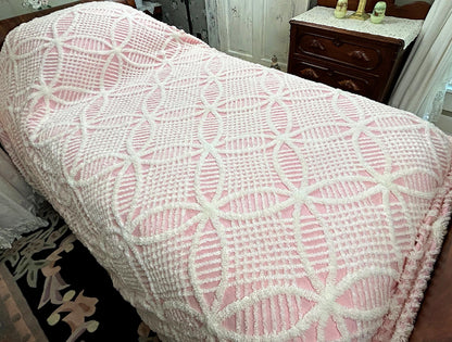 Vintage Chenille Bedspread Pink White Wedding Ring Pattern Cottage Farmhouse