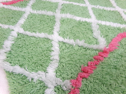 Vintage Chenille Bedspread Fabric Pc, White Trellis on Candy Apple Green, 19" x 20" quilt material