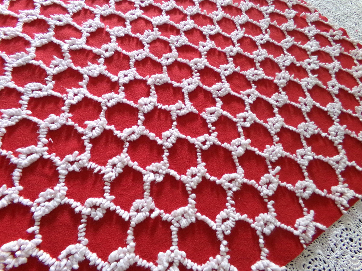 Red & White Vintage Chenille Bedspread Fabric, 17.5x23" Chain Link Design