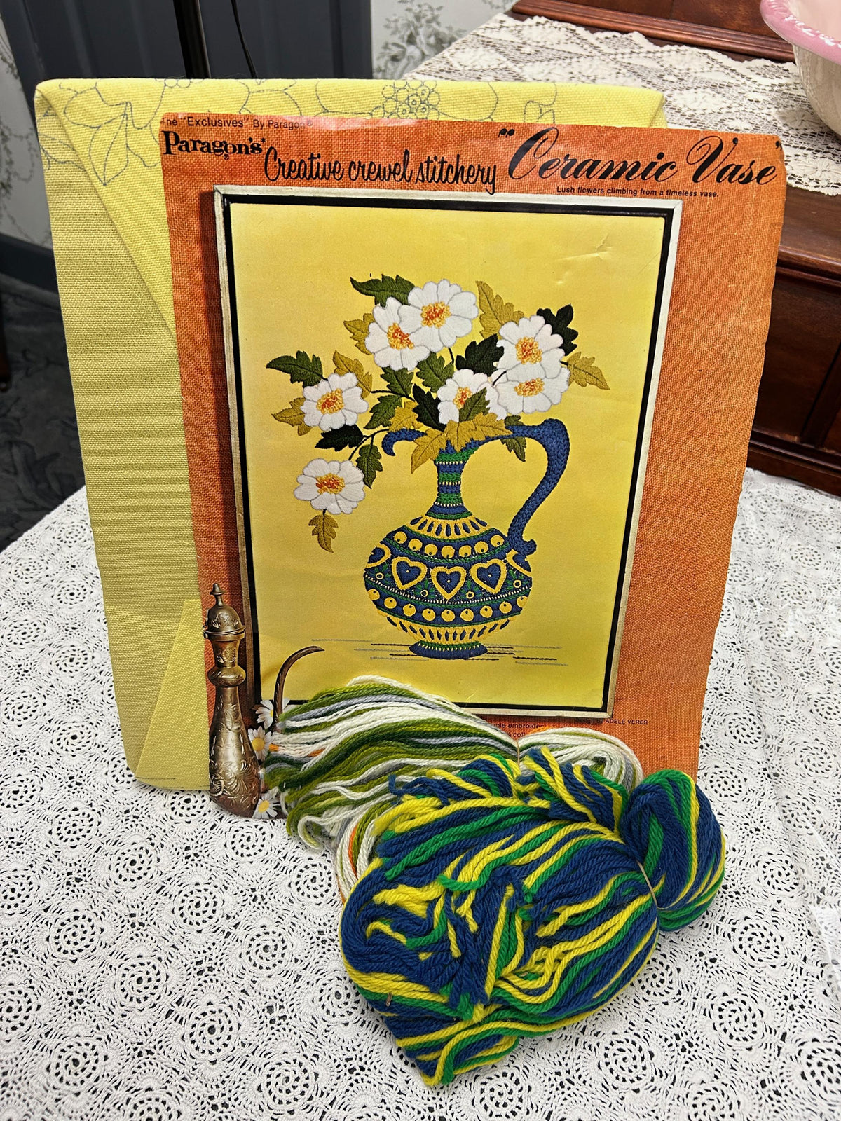 CERAMIC VASE Vintage Crewel Embroidery Kit Paragon 0619 Boho Wall Art