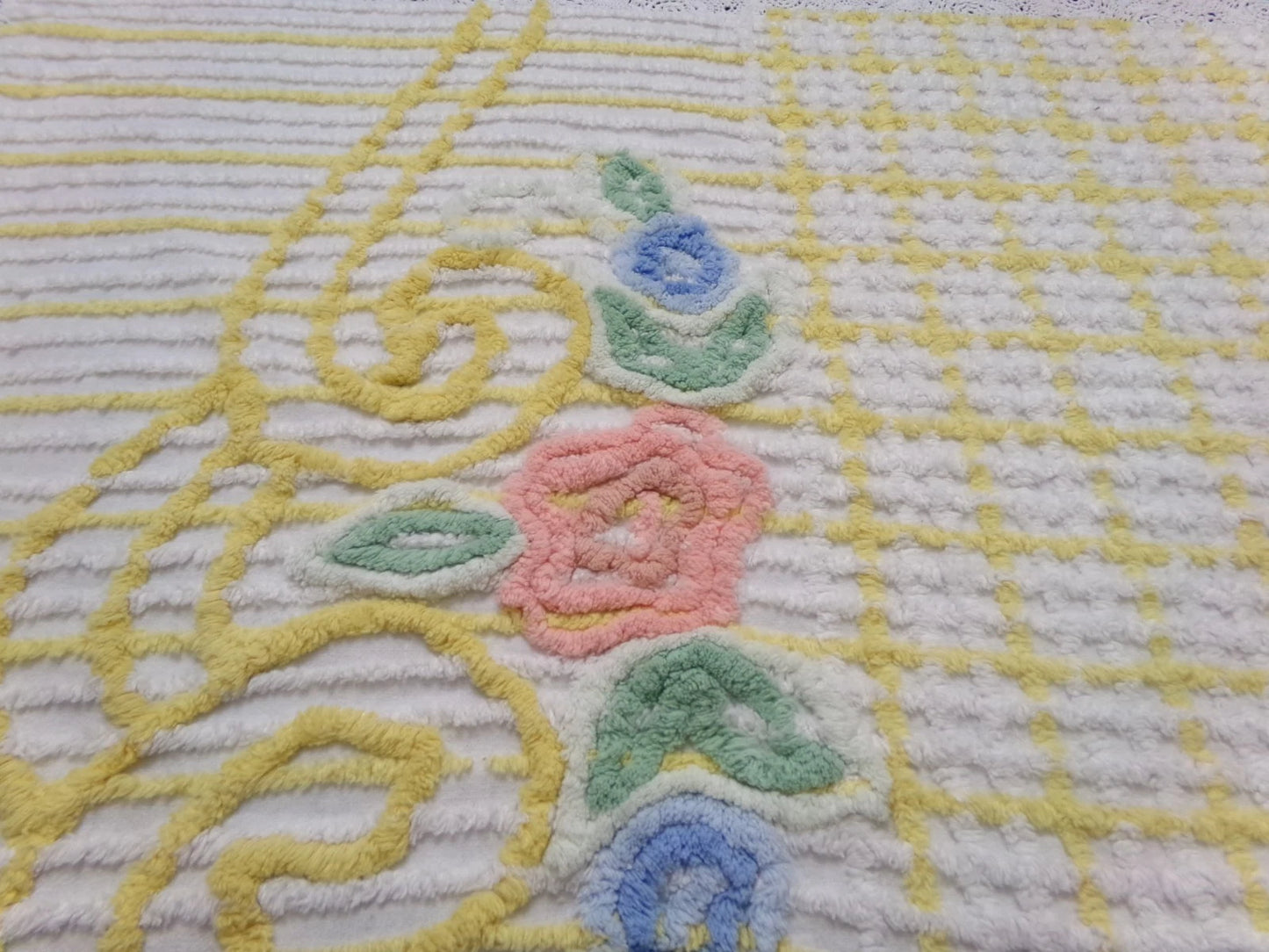 Cottage Chic Vtg Chenille Bedspread Fabric 16x24" Floral Plaid Sewing Material