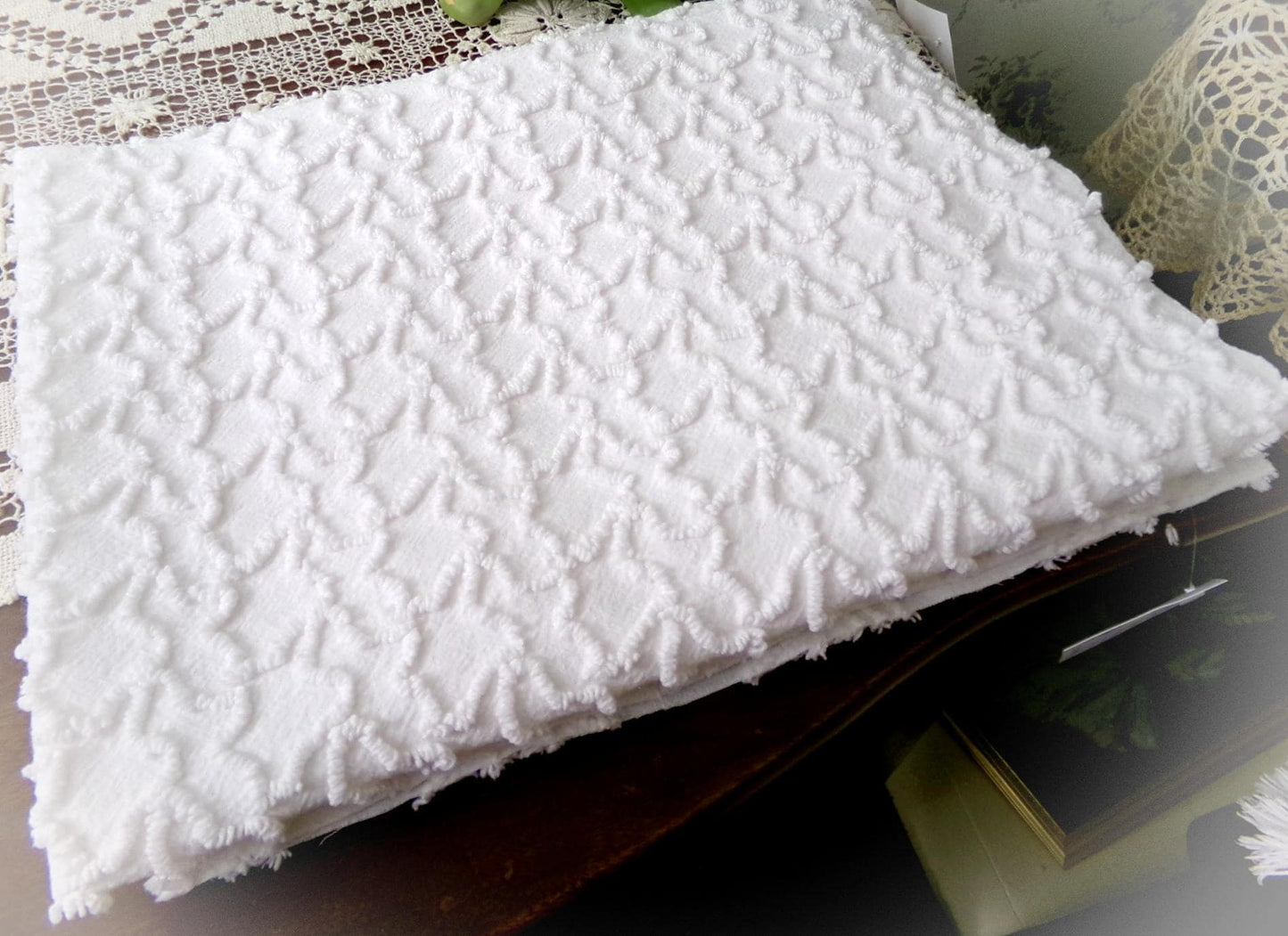 White Squiggle Vintage Chenille Bedspread Fabric Texturized 3D 18" x 24" Quilt Craft Piece