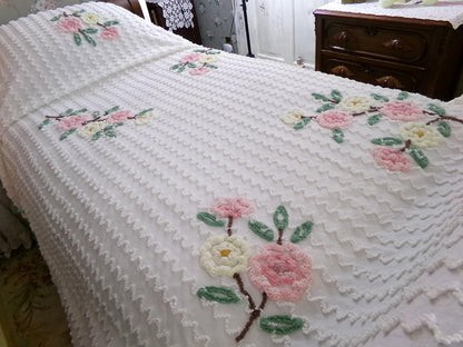romantic shabby chic vintage chenille bedspread, lightweight 100% cotton summer coverlet with green ruffle trim, twin size bedding