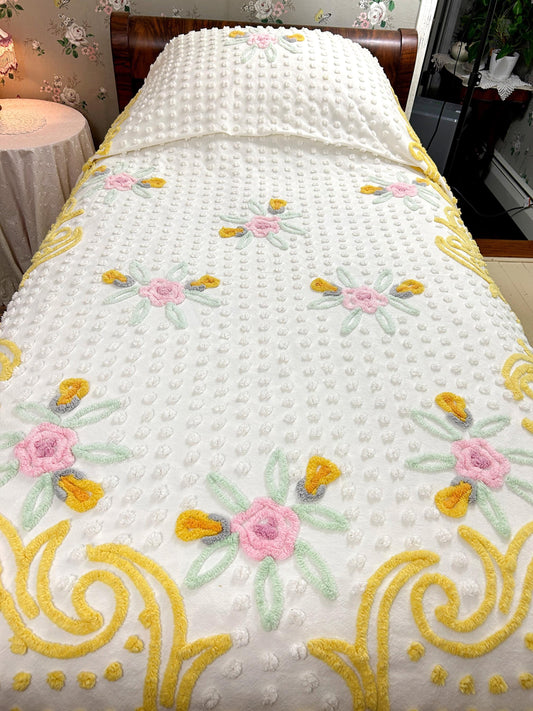 Wildflower Floral Vintage Chenille Bedspread, Summer Cottage Bedding, Twin/Full Sz