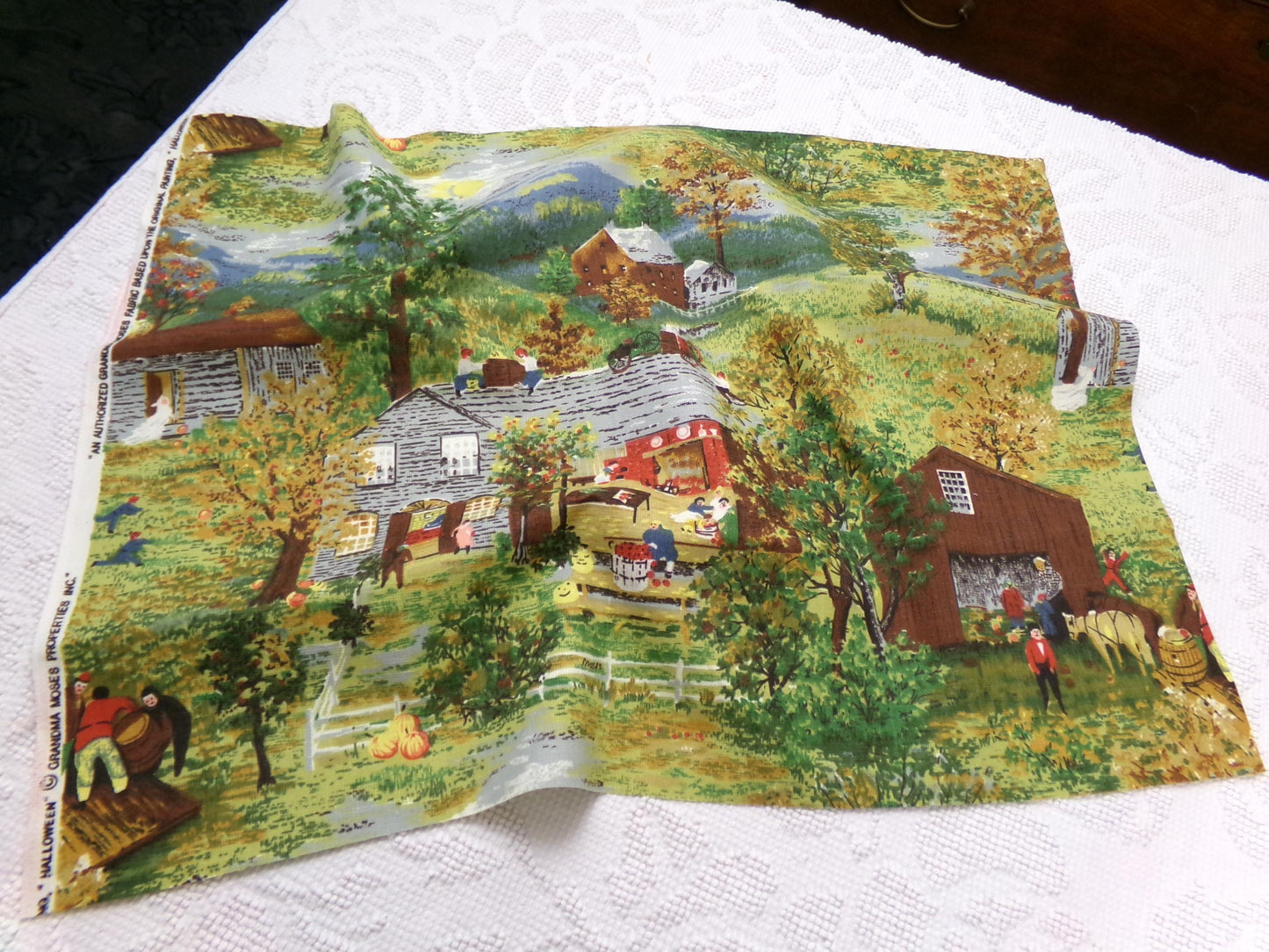 Grandma Moses HALLOWEEN Vintage Barkcloth Fabric, Midcentury Rustic Spooky Scene, 17" x 23"